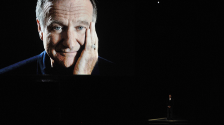 Why is the estate of Robin Williams being delayed?